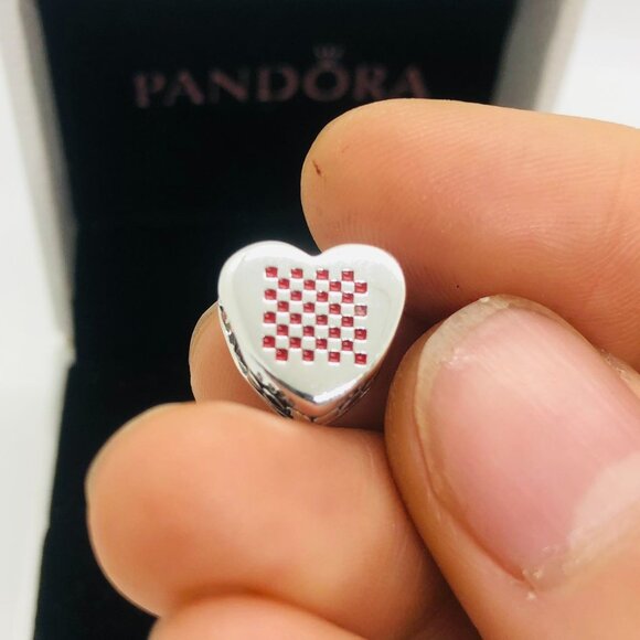 ✨🔥Pandora Croatia Flag Heart Dangle Charm Pendant - Picture 1 of 5